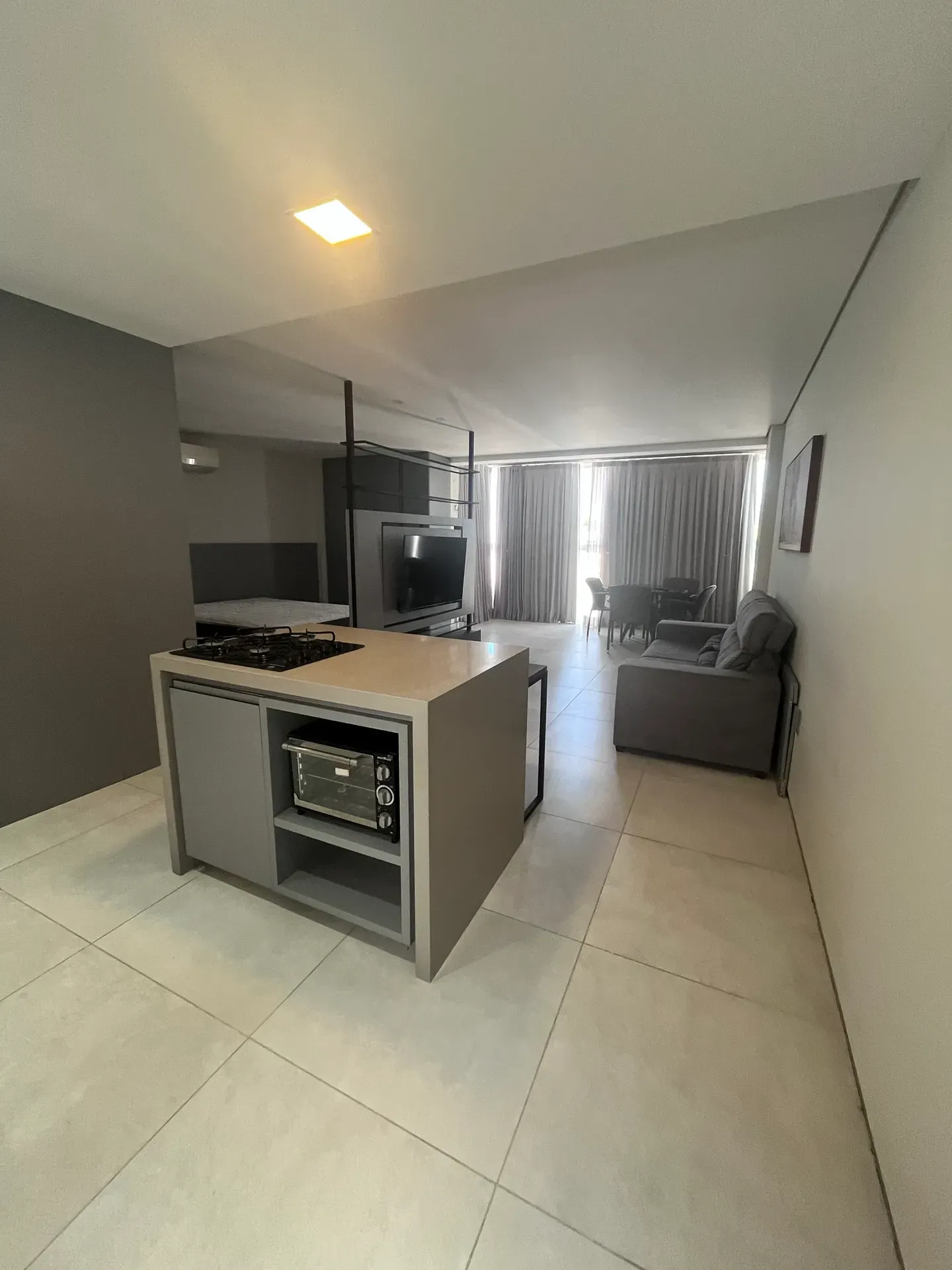 Furnished 1-bedroom apartment with open-plan kitchen