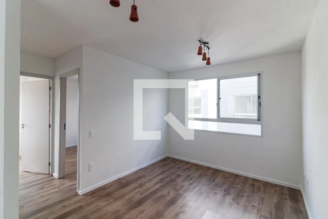 Balcony with a grill in a 2-bedroom apartment, 43 m² — photo 23