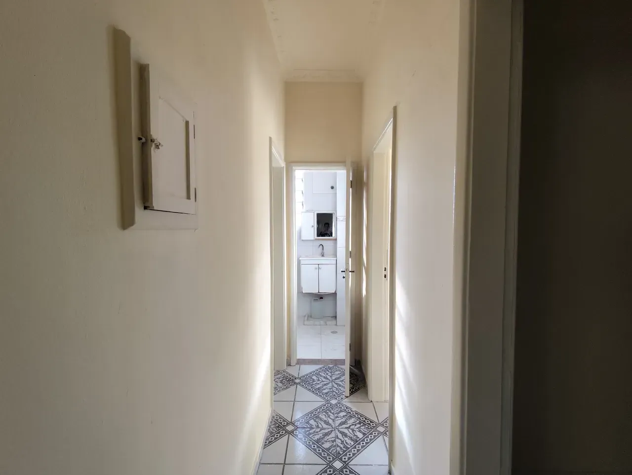 Unfurnished apartment with 3 bedrooms and 1 bathroom — photo 9