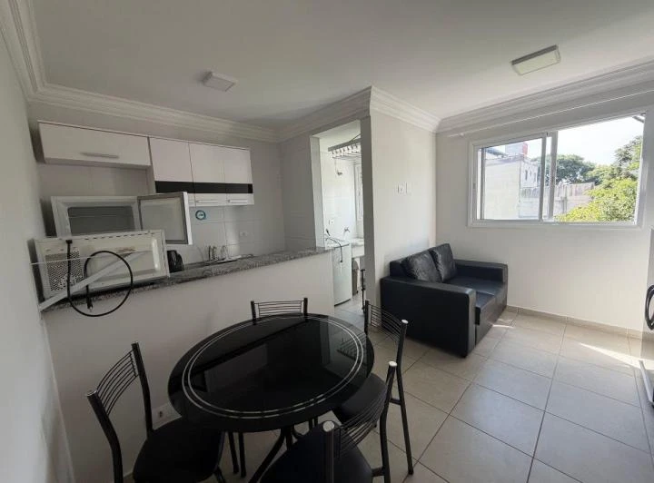 Apartamento mobiliado de 1 quarto com banheiro privativo — photo 2