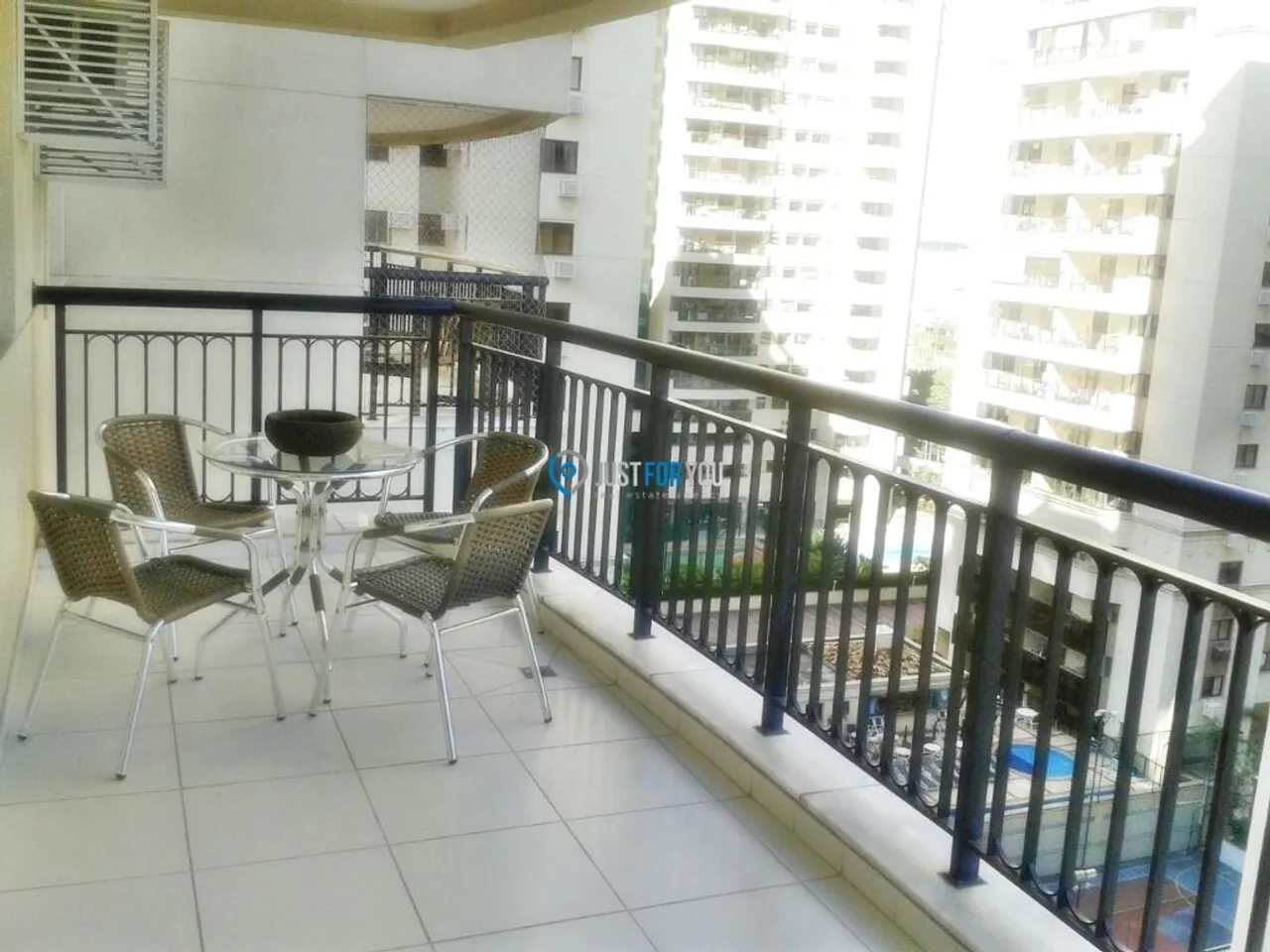 Rental apartment with balcony, 2 bedrooms and 2 bathrooms — photo 5