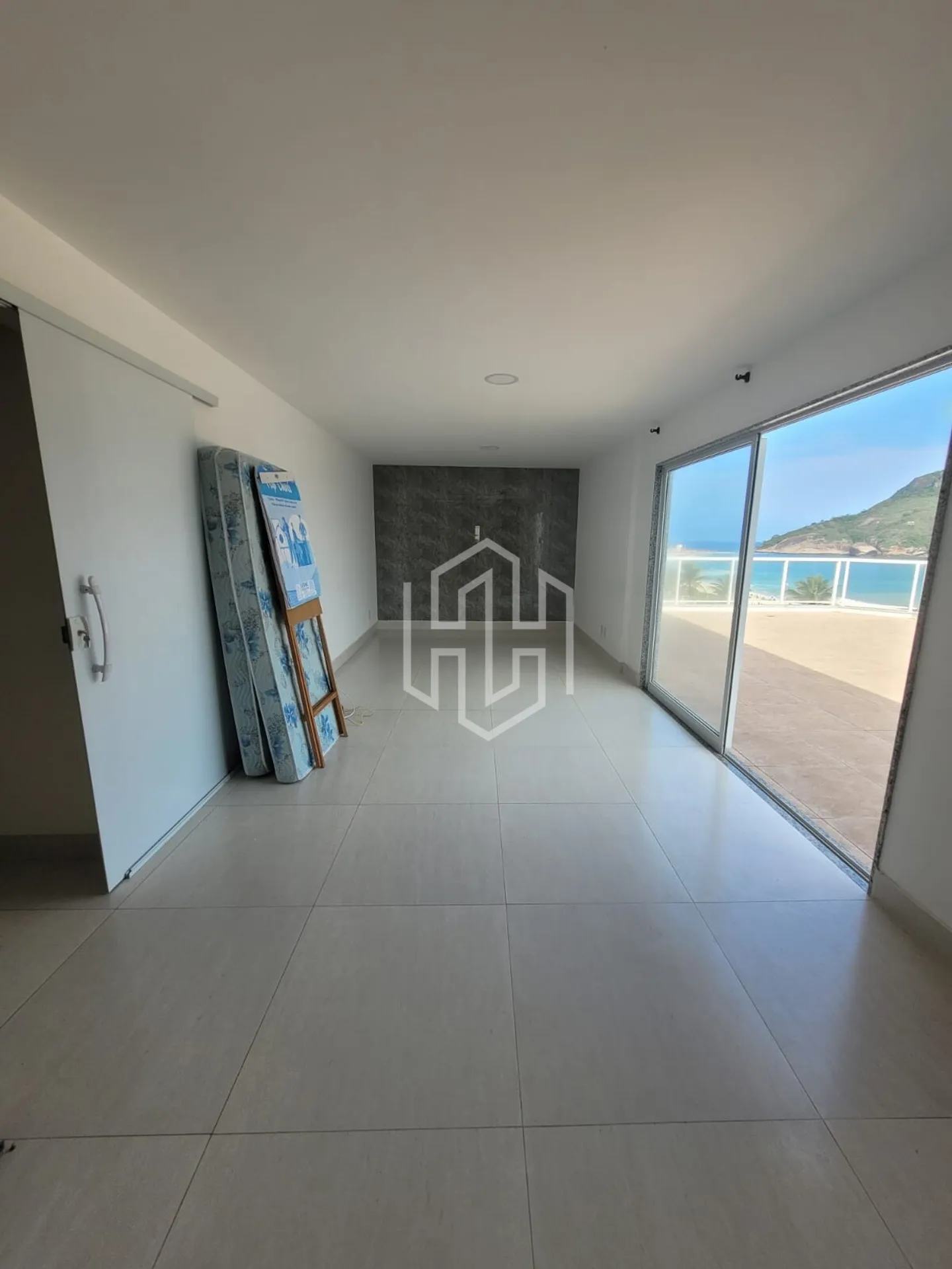 4-bedroom apartment with a water view in Rio de Janeiro — photo 12