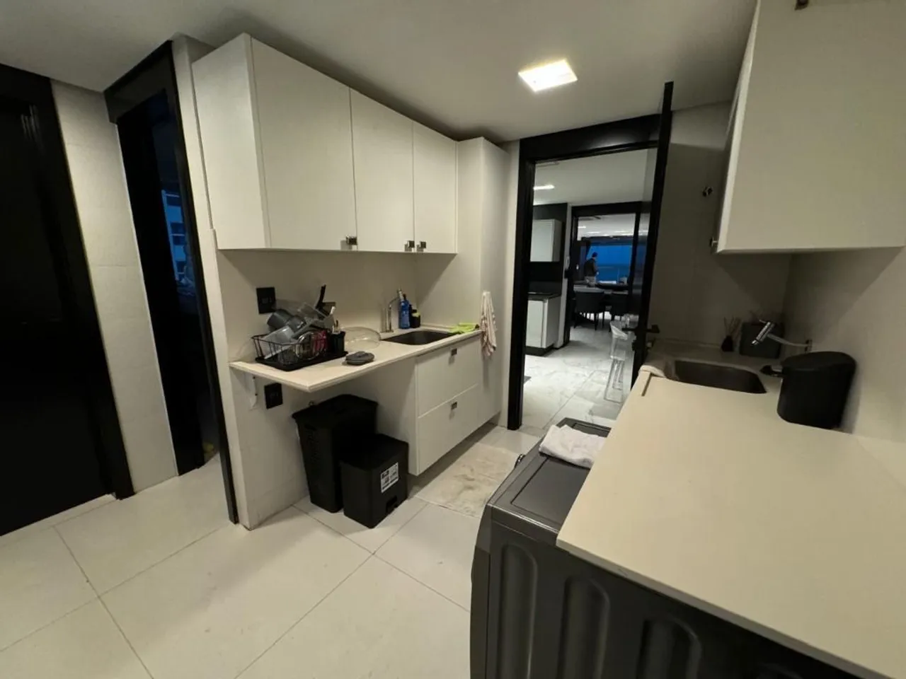 Floor-to-ceiling windows in a 3-bedroom apartment, 260 m² — photo 13