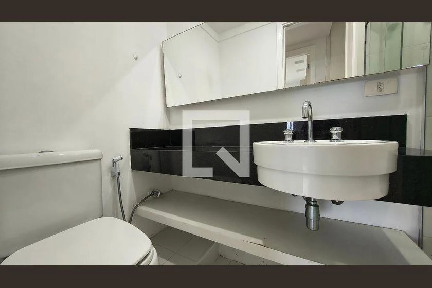 2-bedroom apartment in a building with a gym — photo 25