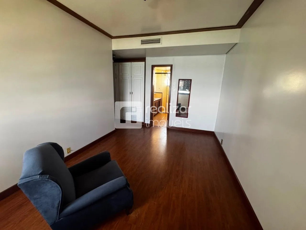 Apartamento de 290 m² com 4 dormitórios e varanda envidraçada — photo 27