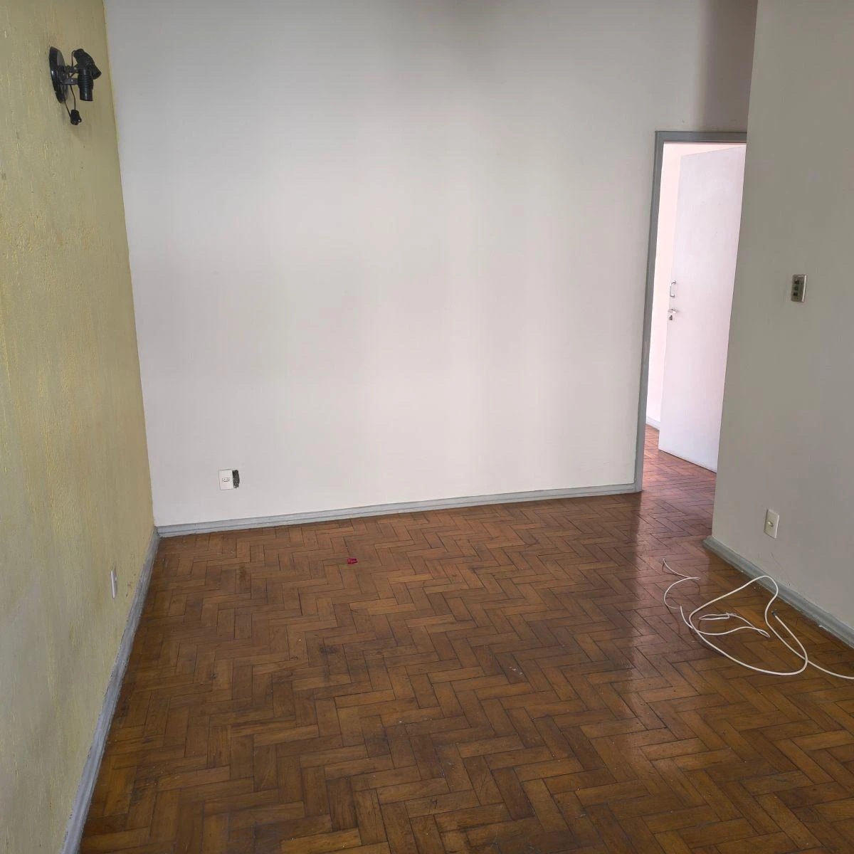 2-bedroom apartment with wood or laminate floors — photo 11