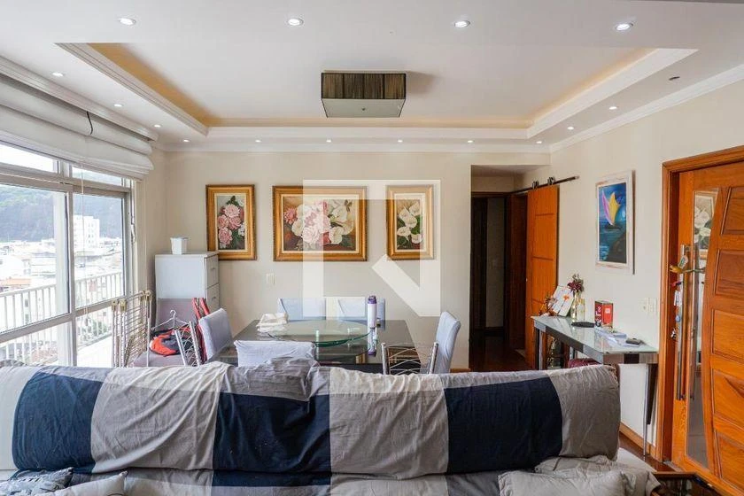 Furnished apartment with 4 bedrooms and 200 m² — photo 19