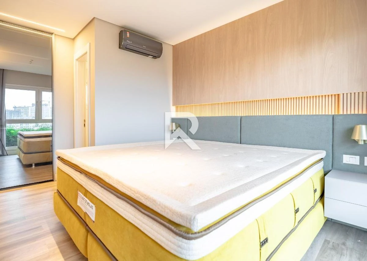 Furnished apartment, 87 m², with a glass-enclosed balcony — photo 18