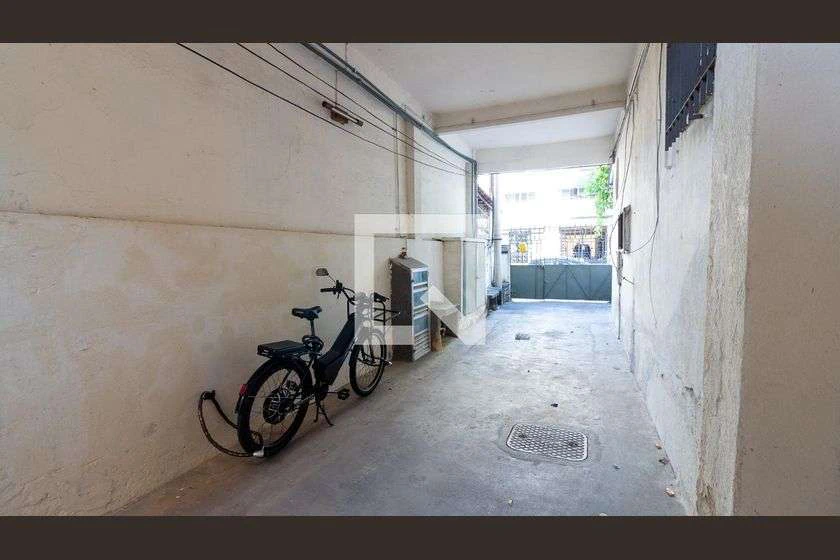 65 m² studio with a balcony, laundry area — photo 3