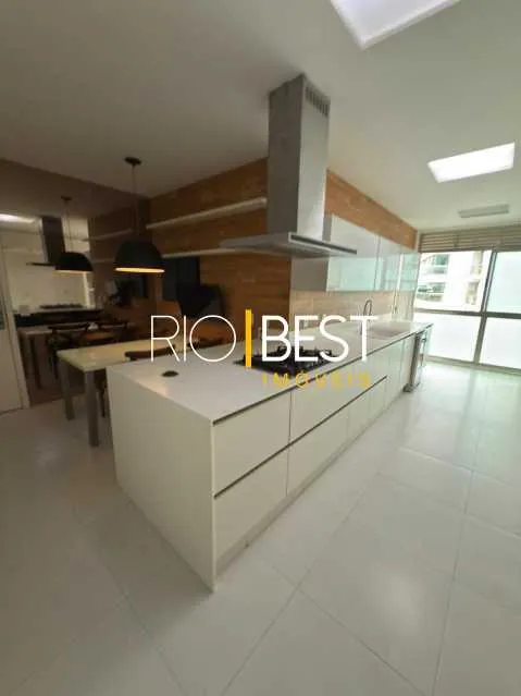 Furnished apartment with an open-plan kitchen and 4 bedrooms — photo 7