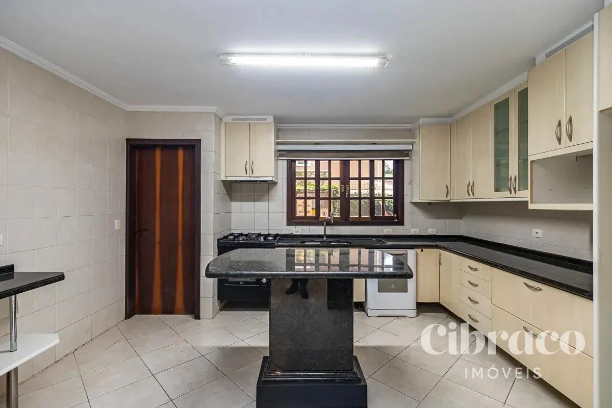 Ванна та 4 спальні: будинок 327 м² — photo 16