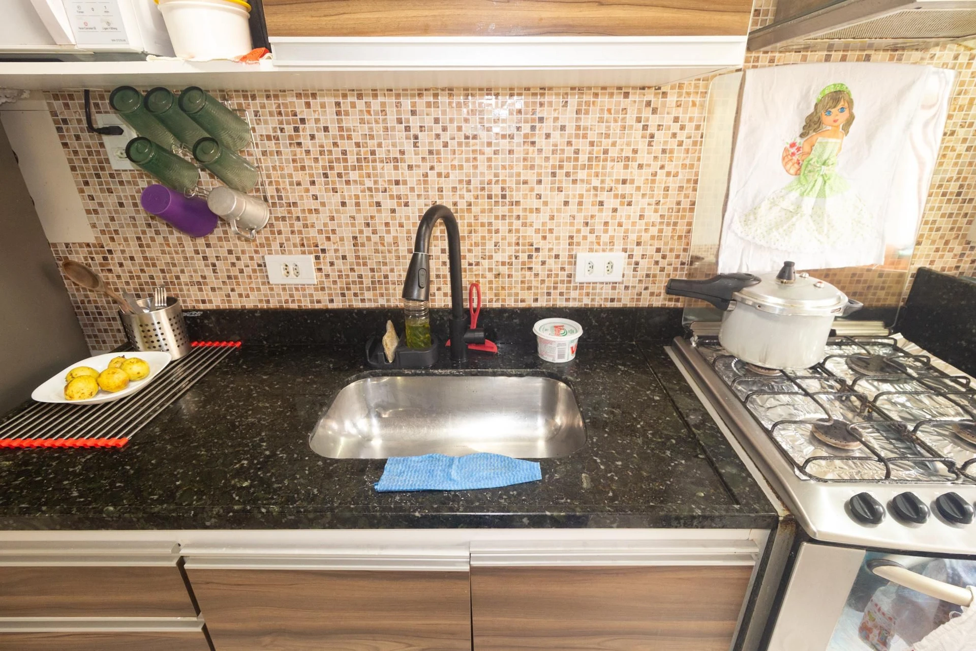 Furnished 2-bedroom apartment with 1 bathroom and parking — photo 15