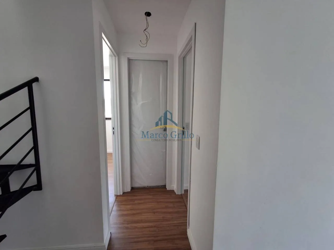 Apartment with balcony and mountain views — photo 16