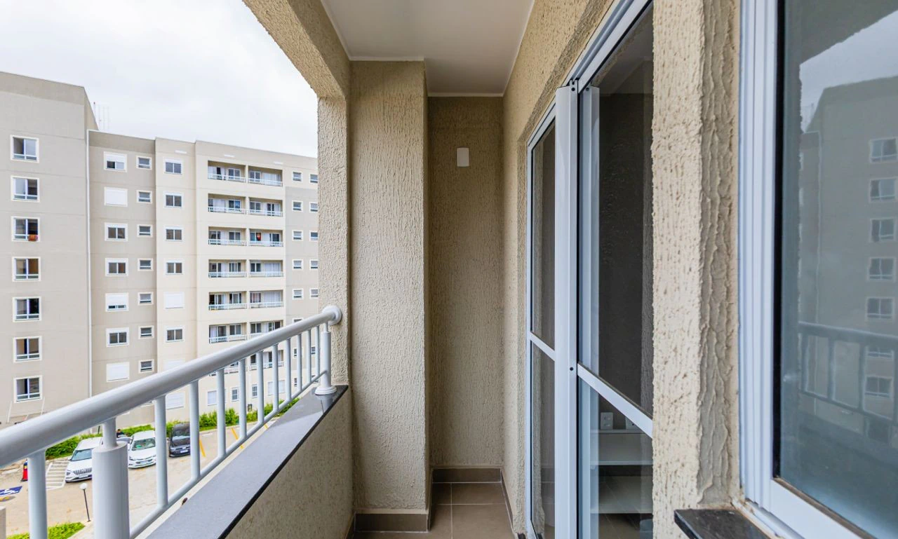 2-bedroom apartment in a building with a coworking space