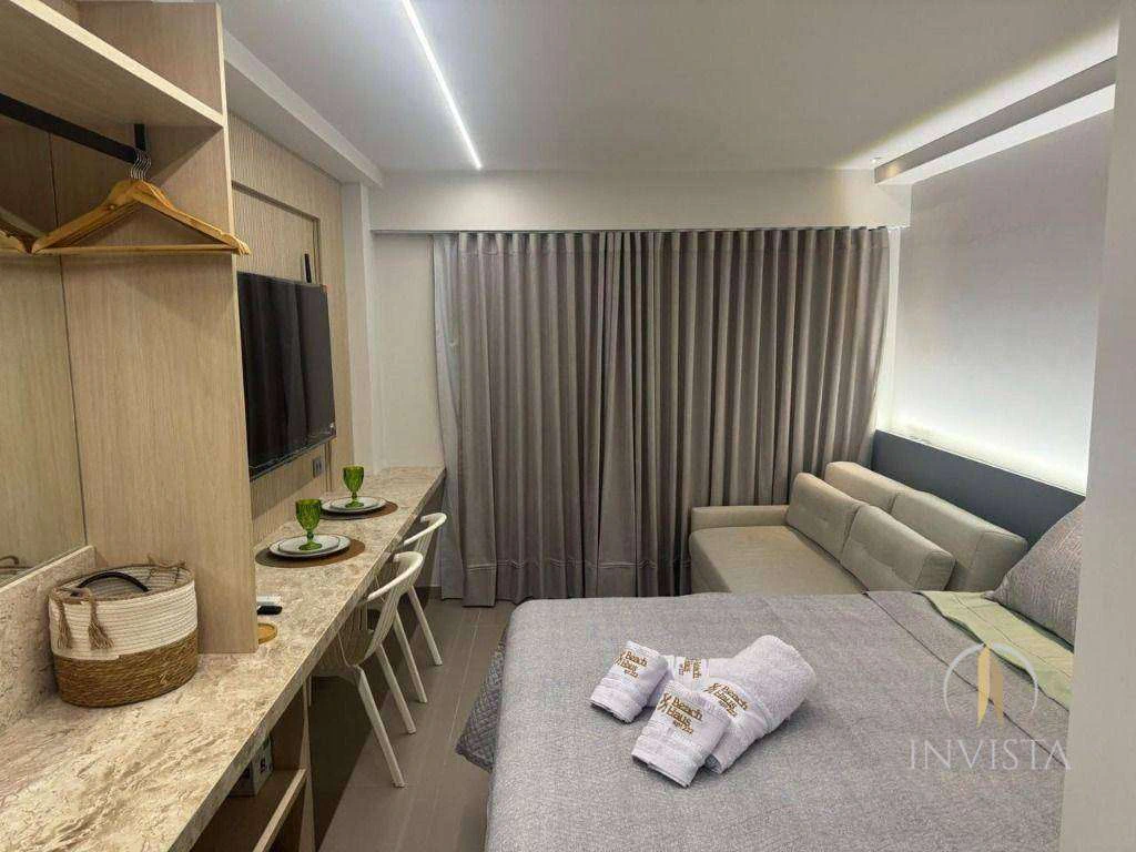 Квартира з 1 спальнею та ванною в номері й 1 місцем