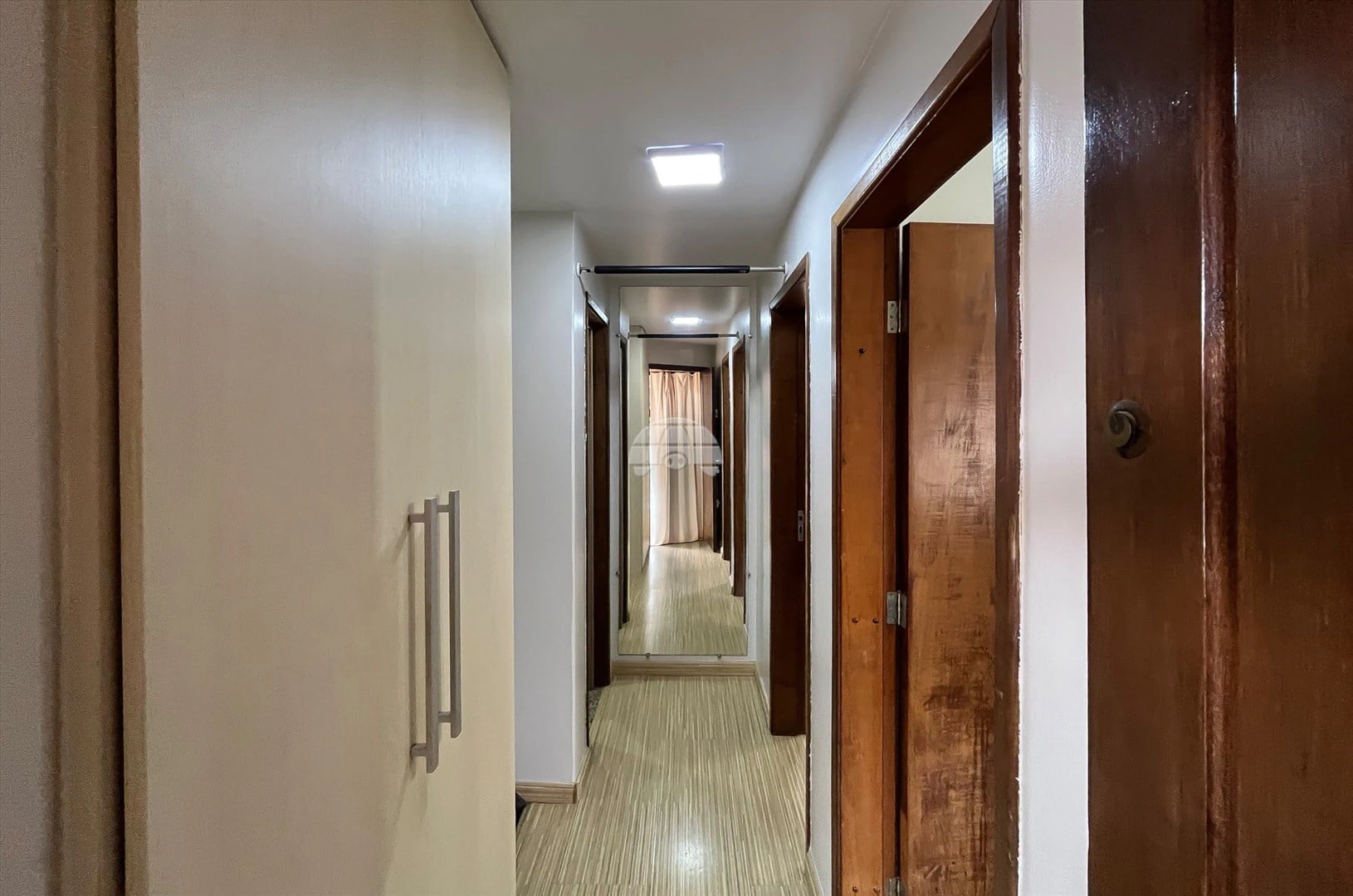 2-bedroom house with a walk-in closet in Curitiba — photo 16
