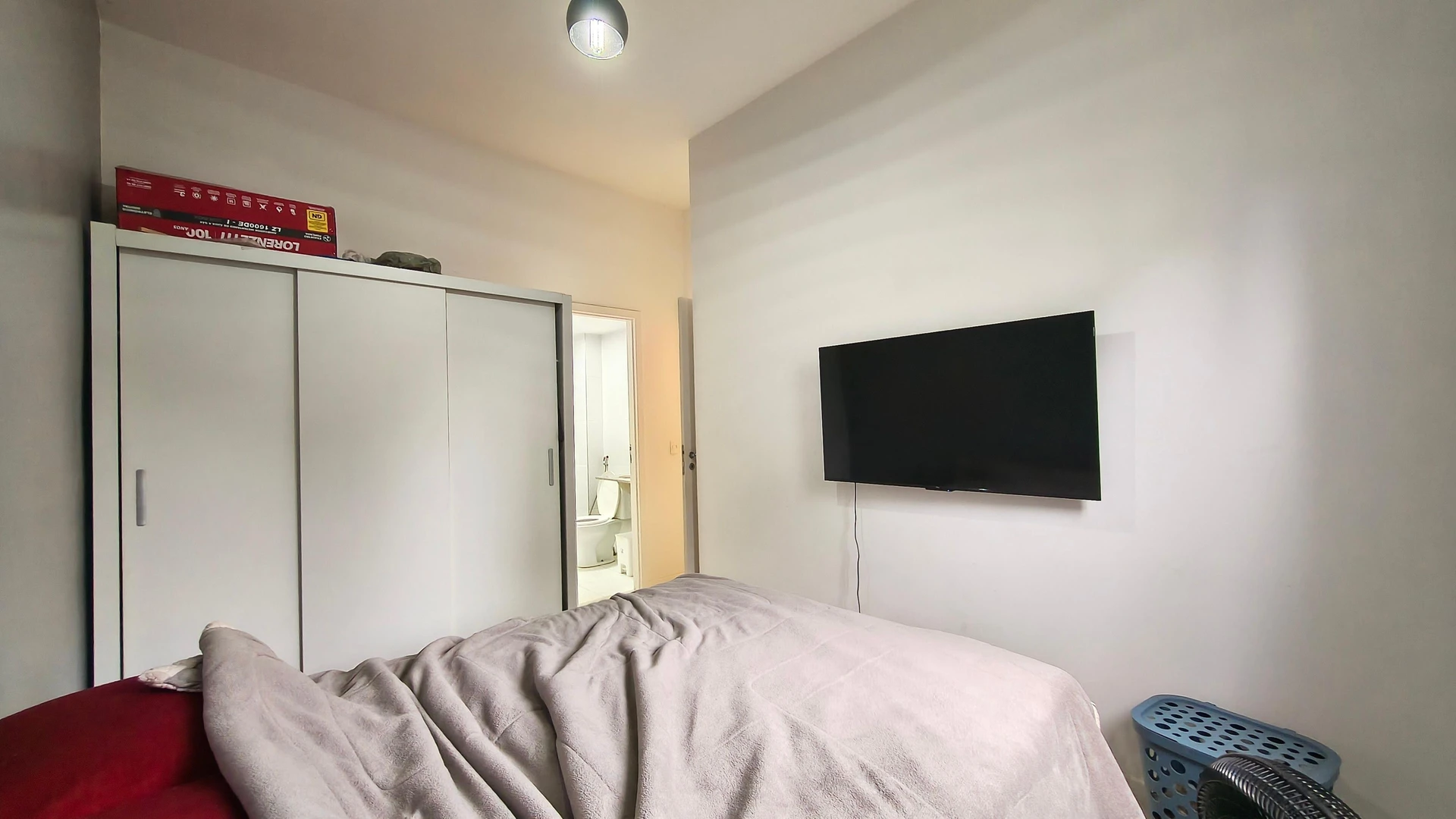 Rental apartment with 2 bedrooms and a balcony — photo 15