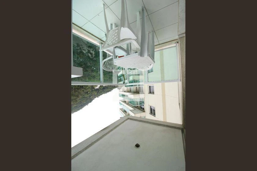 1-bedroom apartment with a glassed-in balcony — photo 47