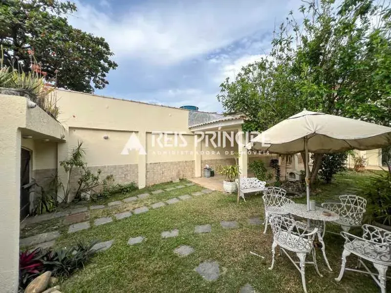 House with 4 bedrooms and 5 bathrooms and 5 parking spots — photo 15