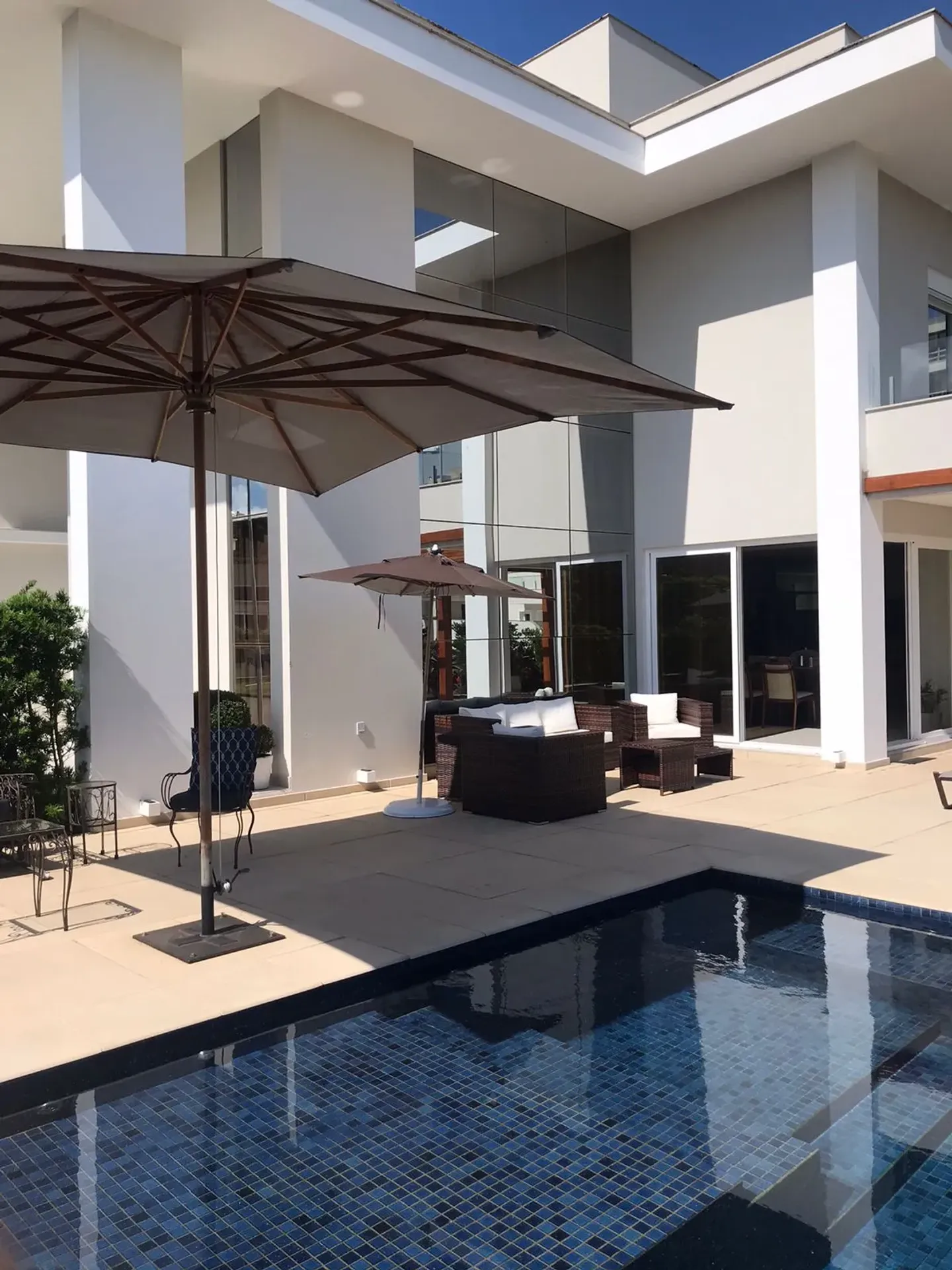 Casa amueblada con 5 suites y 700 m² — photo 23