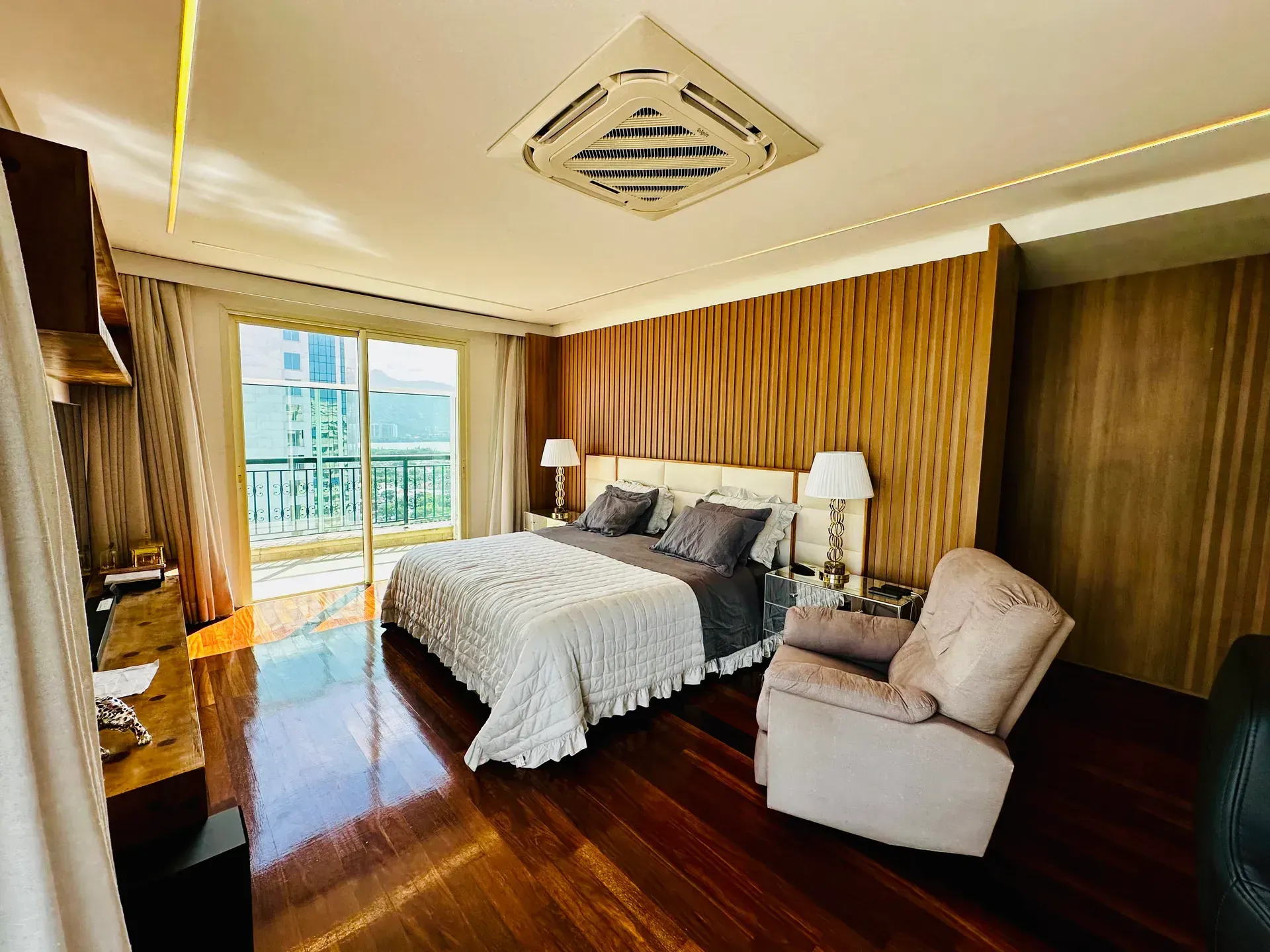 Мебльована дуплекс-квартира з 4 спальнями й 600 м² — photo 39