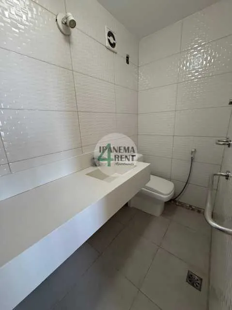 Apartment with 3 bedrooms and enclosed balcony — photo 25