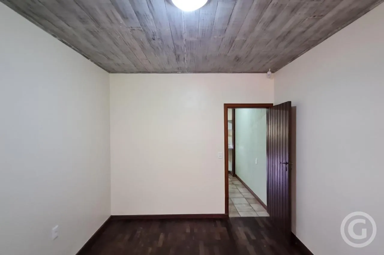80 m² apartment with 1 bedroom and a parking space