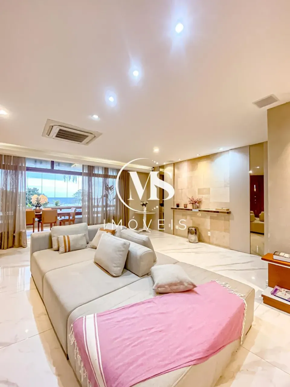 3-bedroom apartment with a water view in Rio de Janeiro — photo 8
