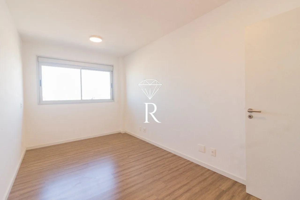 Furnished 1-bedroom apartment with open-plan kitchen — photo 36