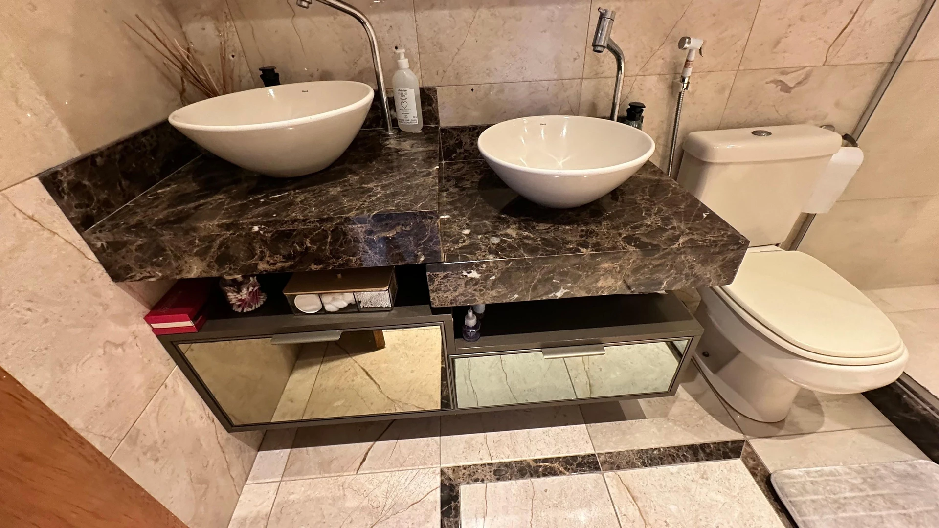 300 m² apartment with a washing machine and a dishwasher — photo 45