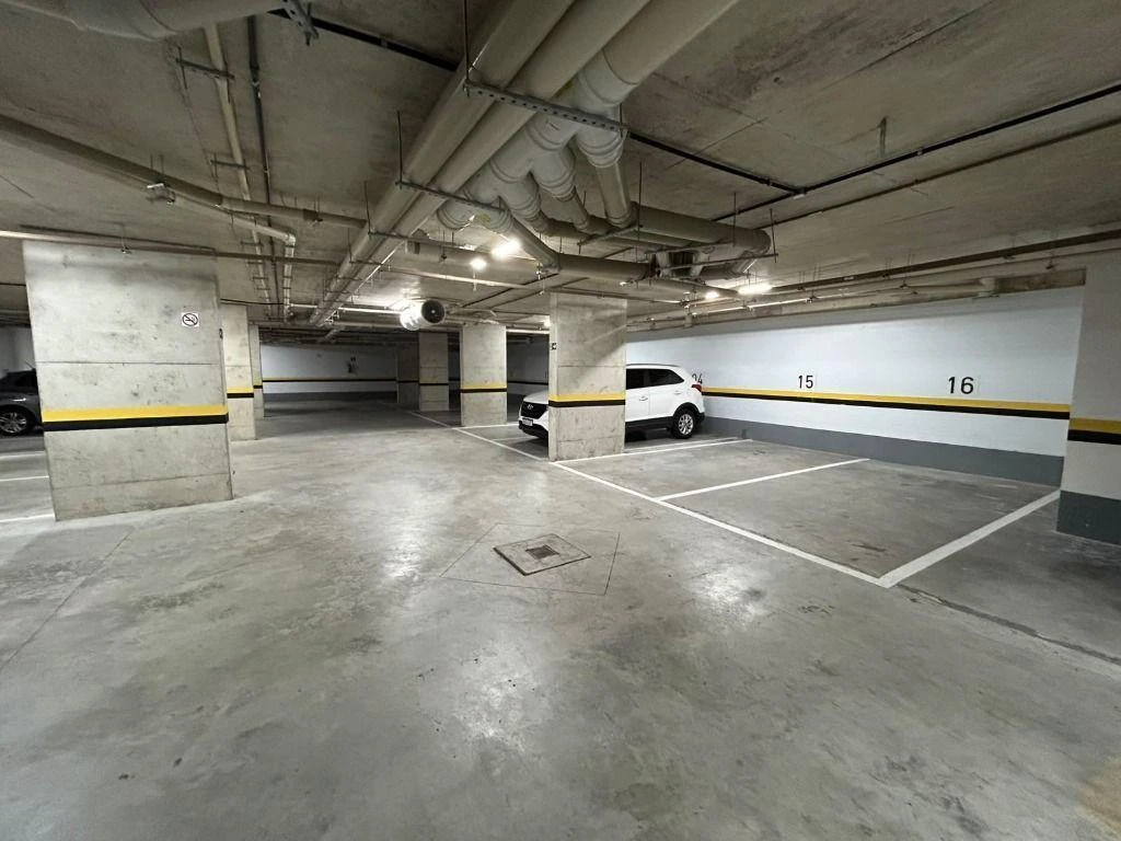 2-bedroom apartment with a washing machine — photo 39