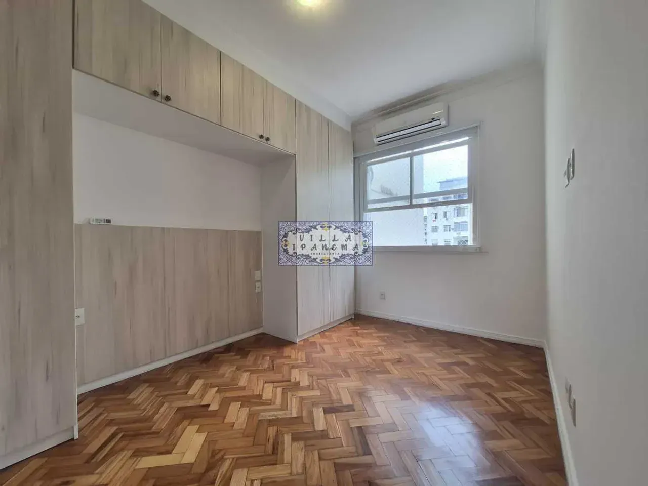 Квартира з 2 спальнями та дерев'яною підлогою або ламінатом — photo 13