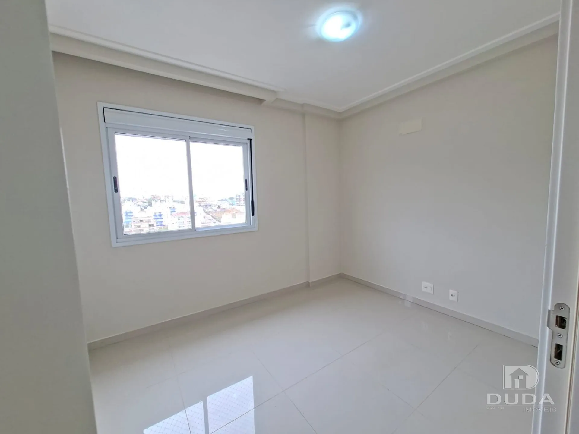 Apartment on the 10th floor with floor-to-ceiling windows — photo 70