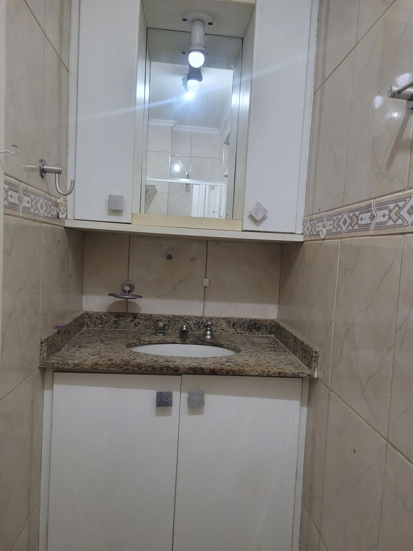 Furnished apartment, 120 m², with wood or laminate floors — photo 27
