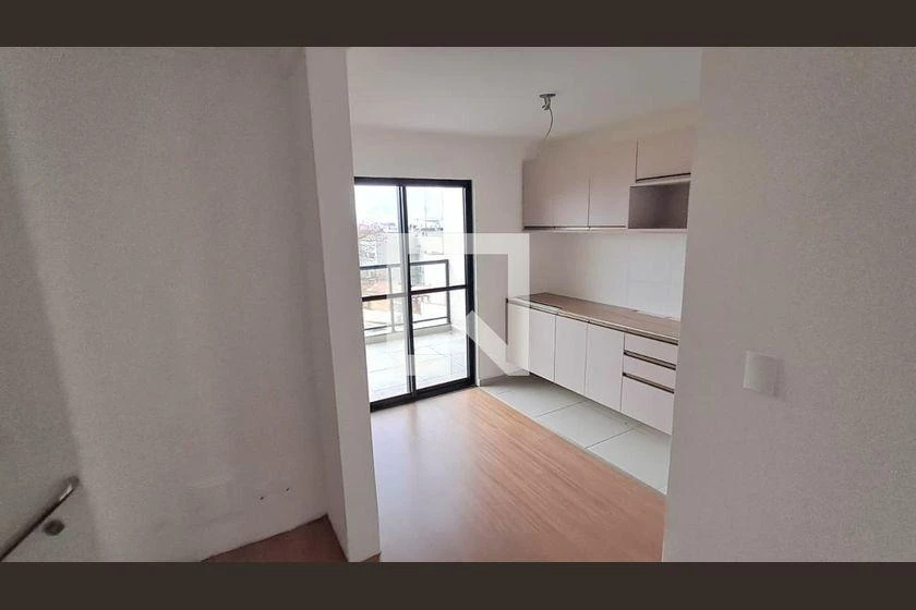 2-bedroom apartment with wood or laminate floors — photo 13