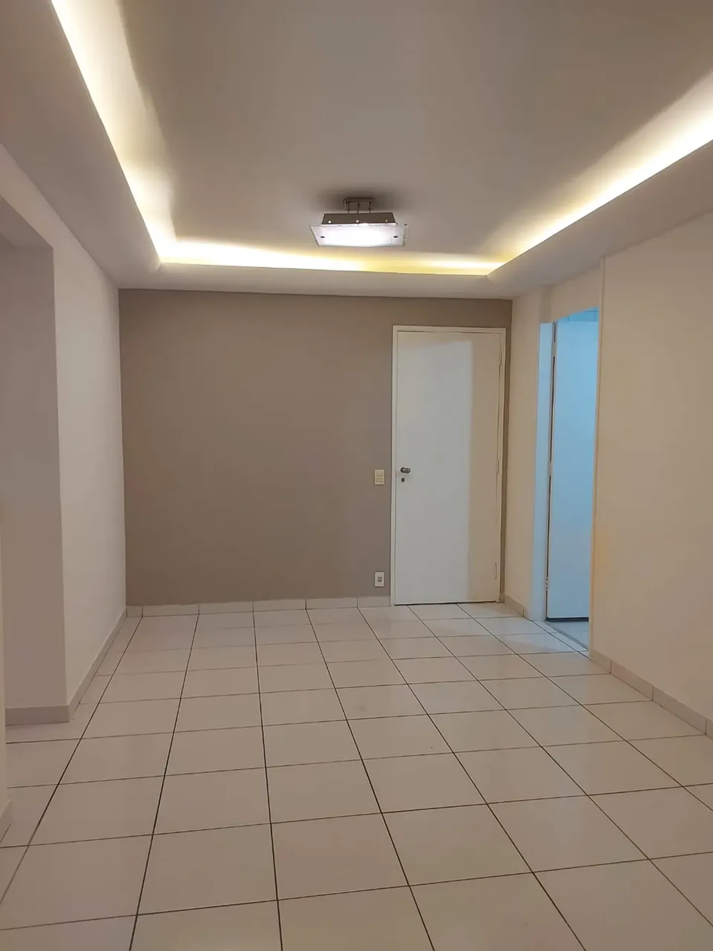 Apartamento de 2 quartos com 1 suíte, 64 m² e vista