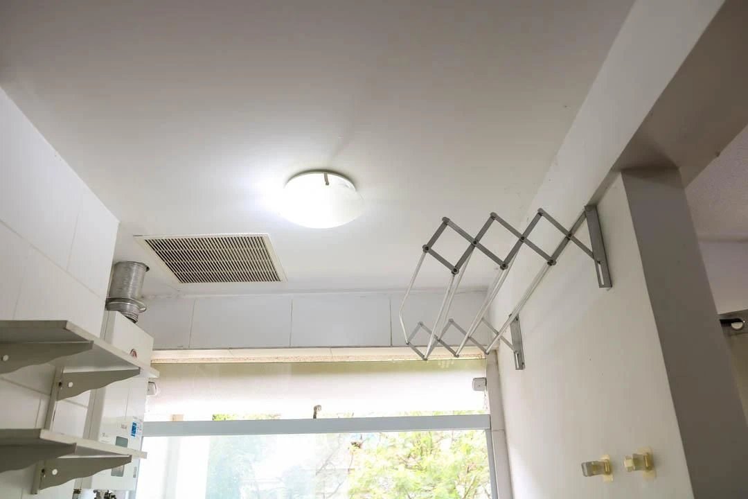 Home office in a 2-bedroom apartment, 42 m² — photo 32