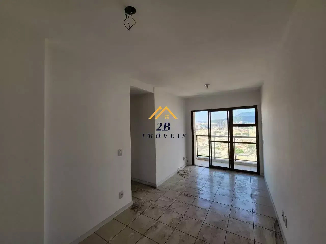 Unfurnished apartment with 3 bedrooms and 2 bathrooms — photo 17