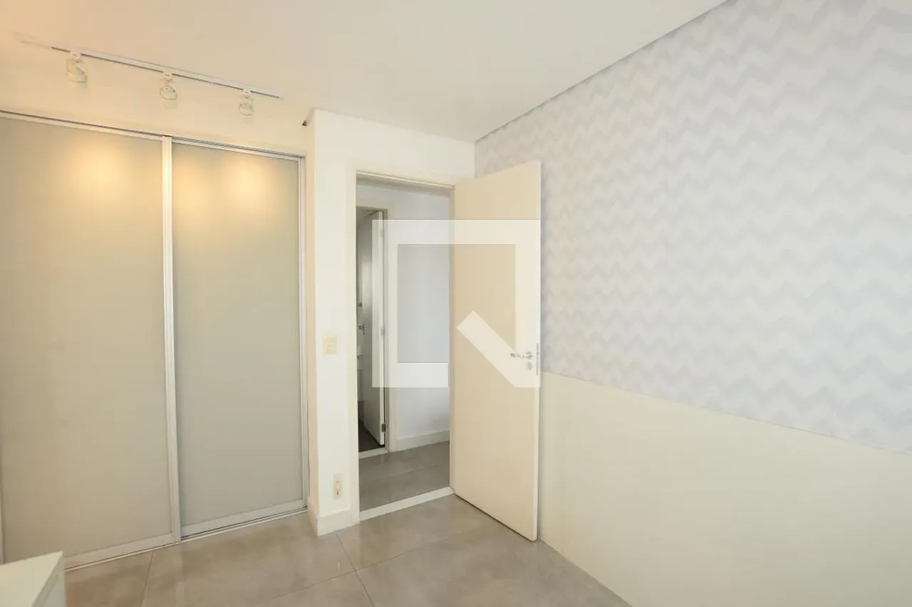 Apartment on the 13th floor with a grill on the balcony — photo 20
