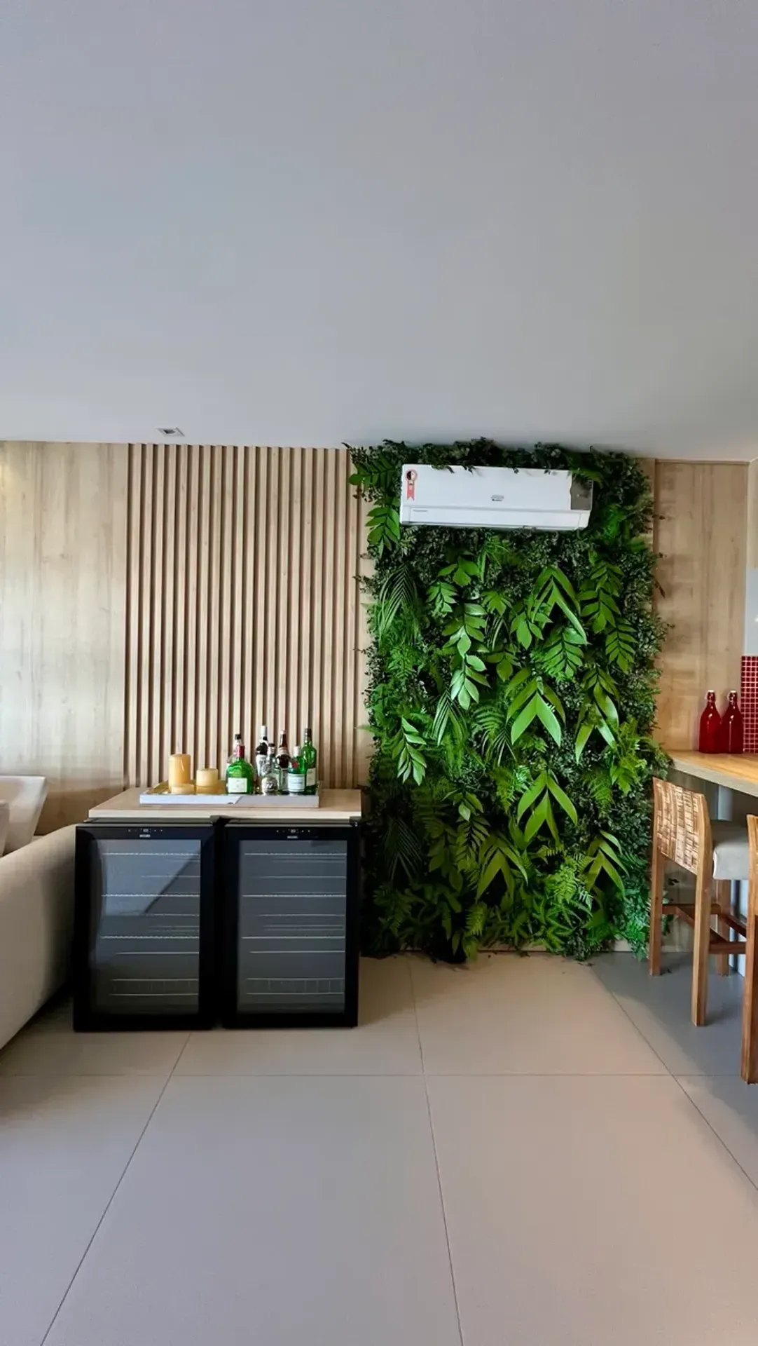 Furnished apartment with 3 en-suite suites — photo 34