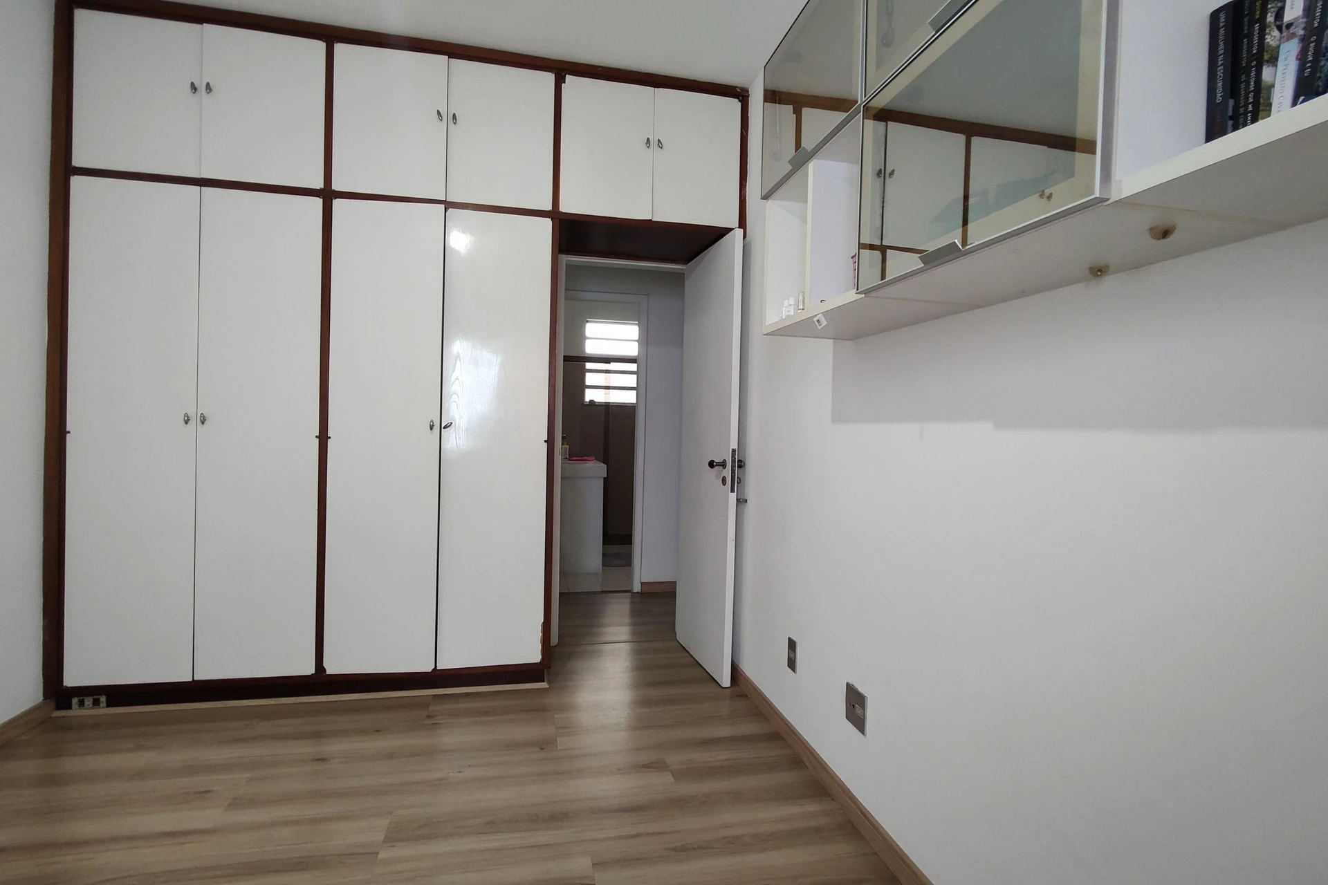 Jacuzzi y 3 dormitorios: casa de 742 m² — photo 14