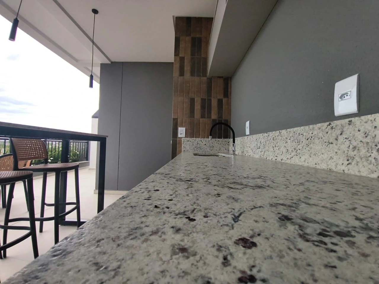 Furnished apartment, 32 m², with floor-to-ceiling windows — photo 12