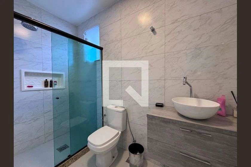 House with 5 bedrooms and a private garden — photo 30