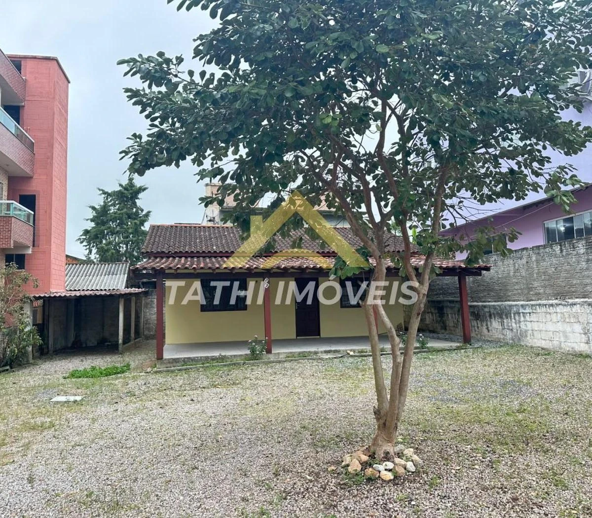 3-bedroom house, 300 m²