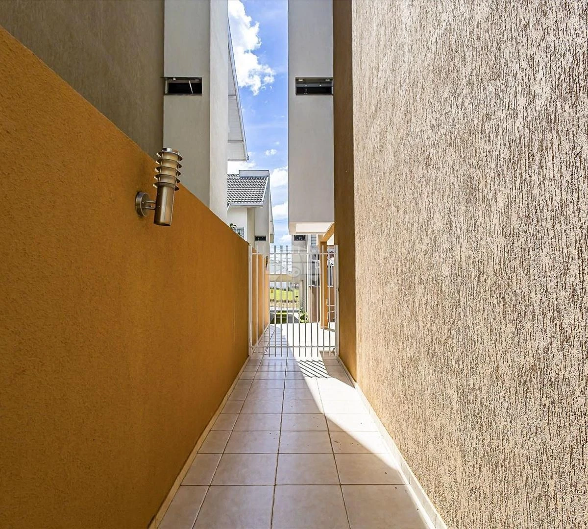 Furnished 158 m² apartment with a ready workspace — photo 22