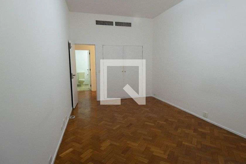 Rental apartment with 4 bedrooms and 4 bathrooms — photo 9