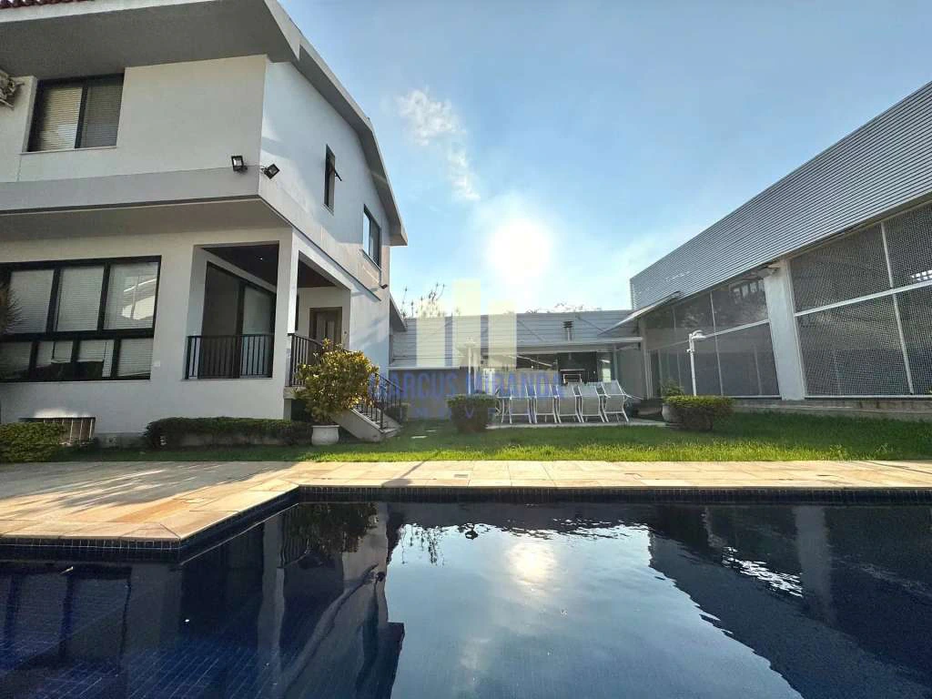 House with 5 bedrooms and 834 m², 6 parking and 9 baths — photo 30
