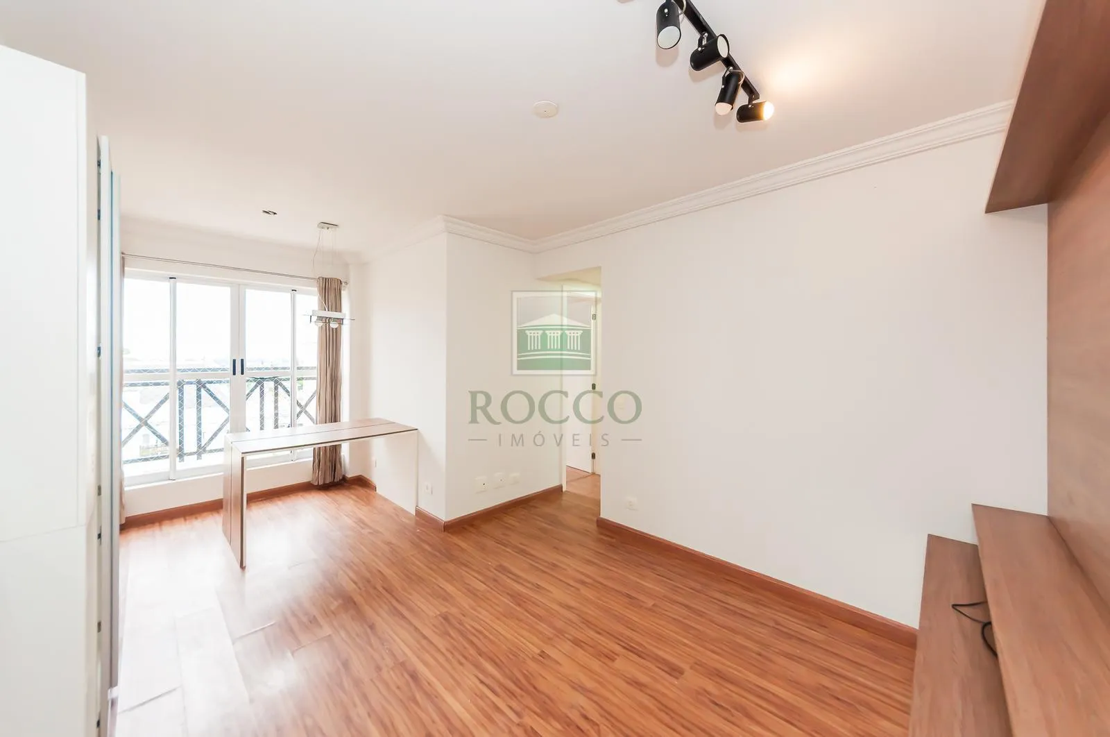 Рабочее место и 2 спальни: квартира 65 м²