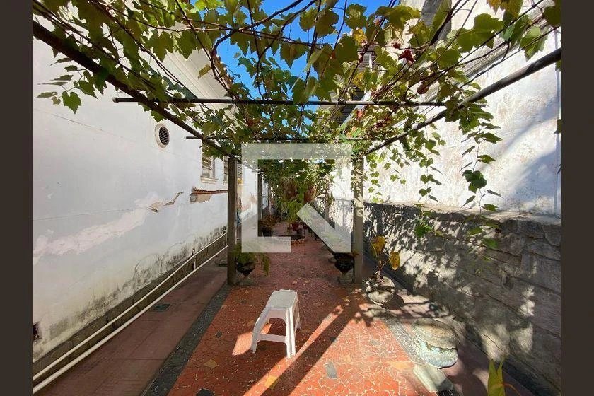 Casa para locação com varanda e 4 quartos, 1147 m² — photo 46