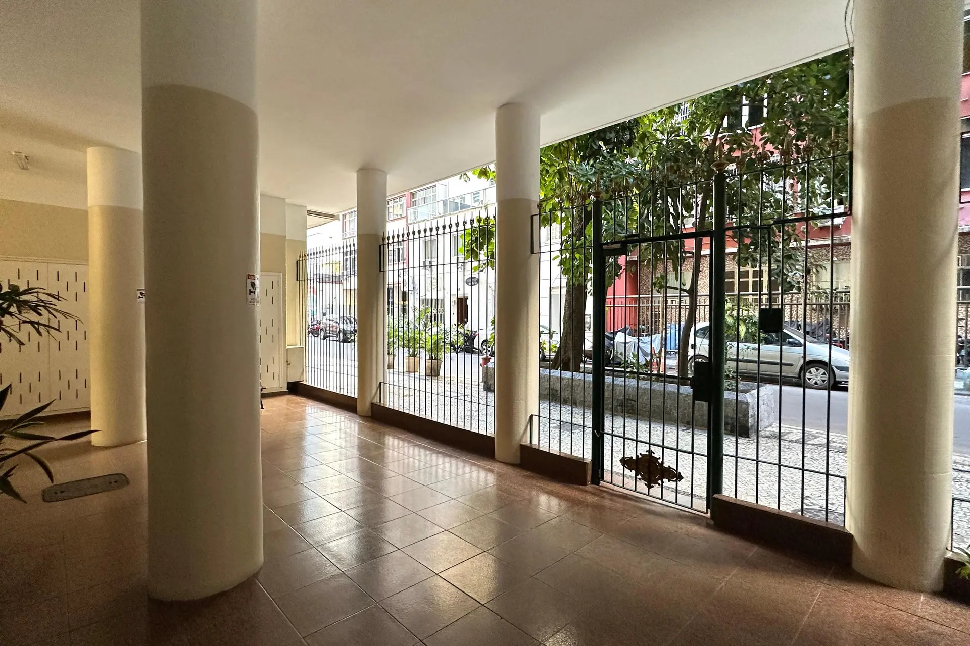 Furnished 1-bedroom apartment with 1 bathroom, no parking — photo 25